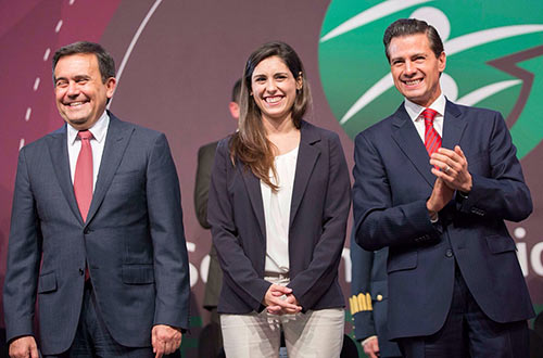 Andrea Siller founder of Bioana Sa De Cv, one of Ziptek's FDA Consultants, meeting with the President of Mexico, Enrique Pena Nieto, speaking on behalf of Mexico's global entrepreneurial efforts to globalize and introducing Ziptek LlC and Ziptek Mexico Sa De Cv with the products-knotless tissue repair and attachment solution devices.